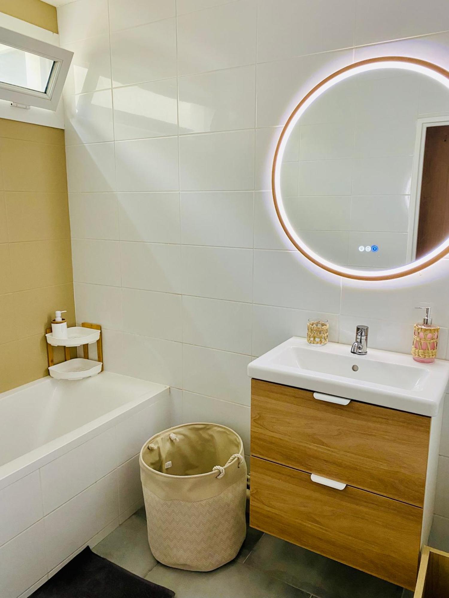 Fridhome Jacuzzi Parking Wifi Fibre 2Min Tram Bruges Bagian luar foto